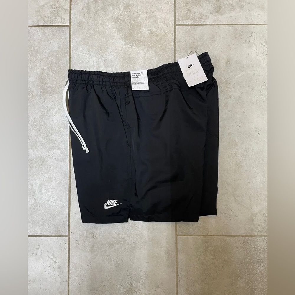 Men's Nike Sportswear Woven Flow Black Shorts new with tags DR5678-010 - Picture 4 of 6